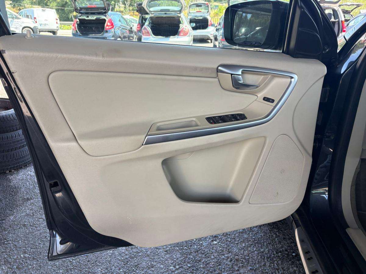 volvo-xc60-2010-diesel-2400cc
