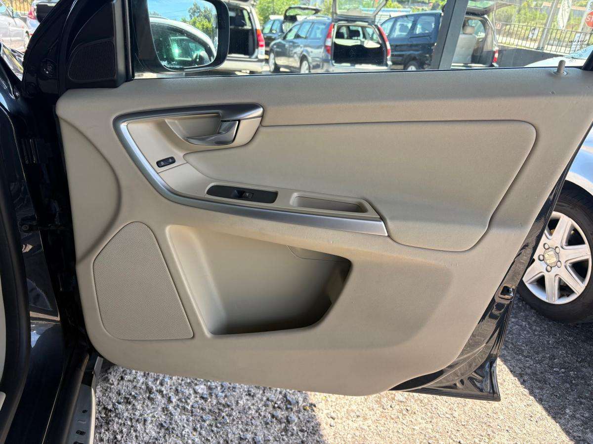volvo-xc60-2010-diesel-2400cc