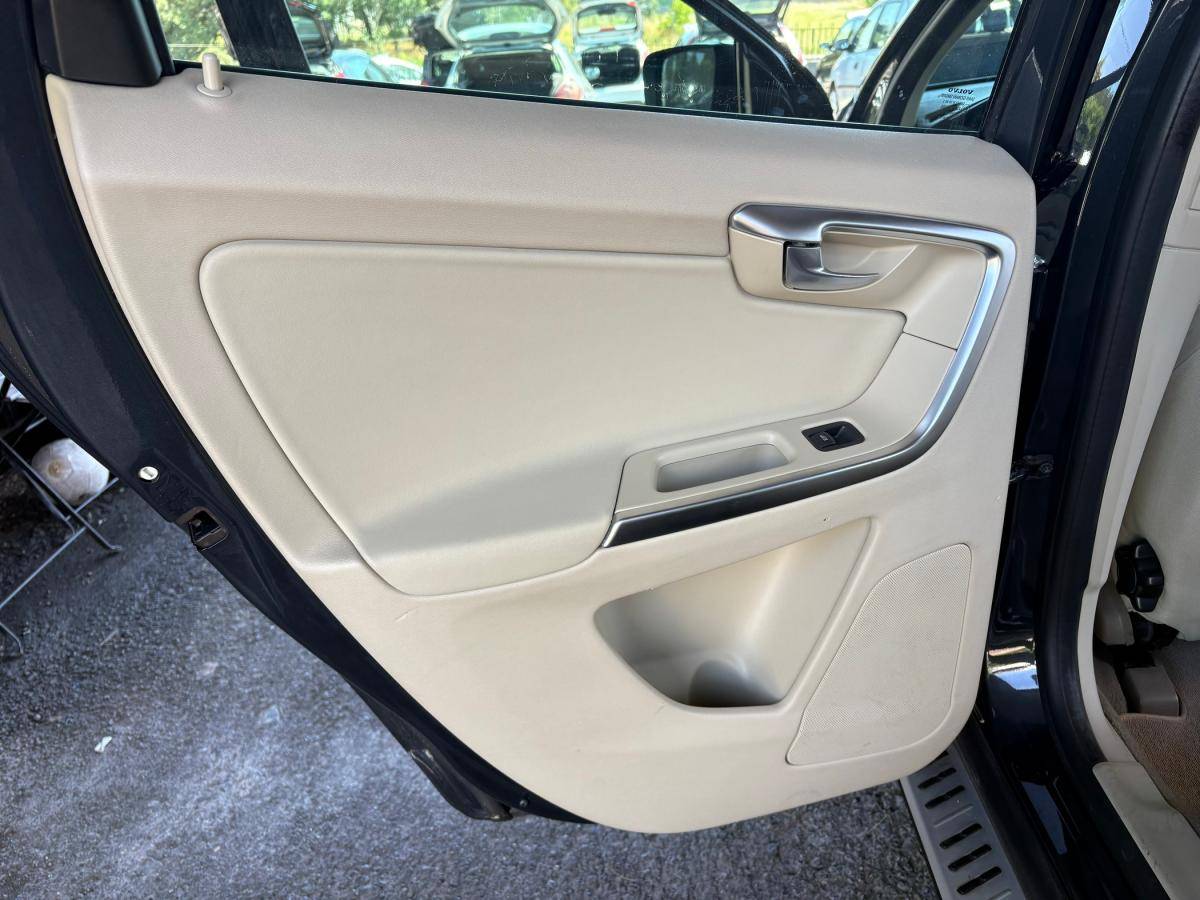 volvo-xc60-2010-diesel-2400cc