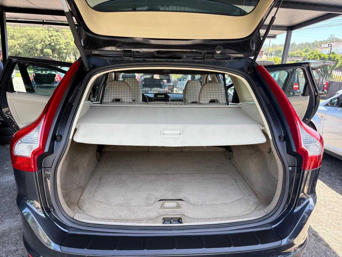 volvo-xc60-2010-diesel-2400cc