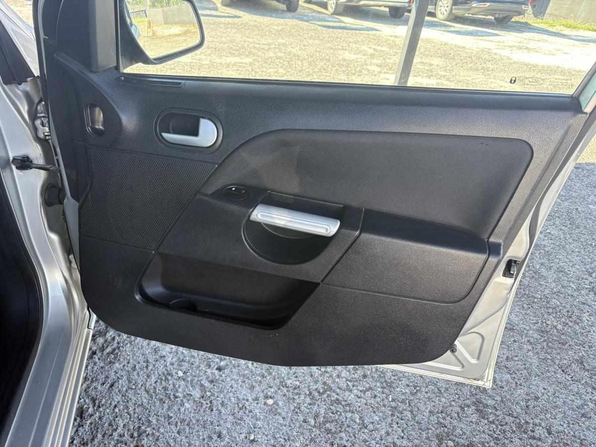 ford-fiesta-2005-gasolina-1242cc