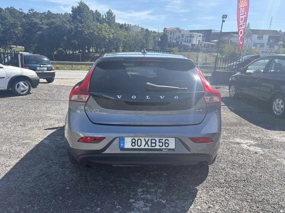 volvo-v40-2019-gasolina-1498cc