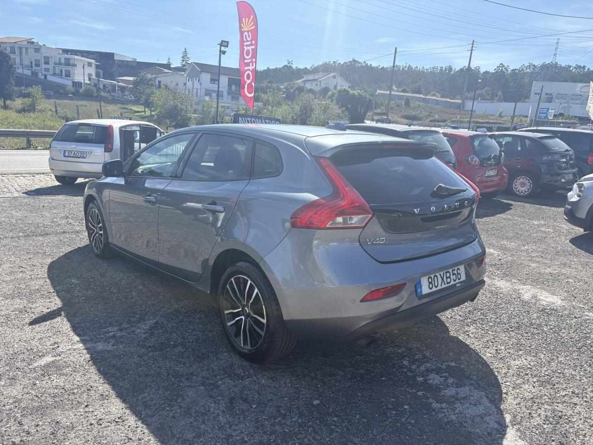 volvo-v40-2019-gasolina-1498cc
