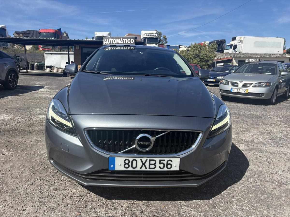 volvo-v40-2019-gasolina-1498cc