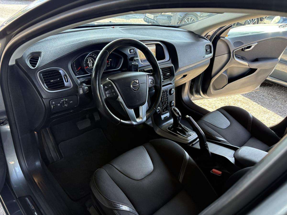 volvo-v40-2019-gasolina-1498cc
