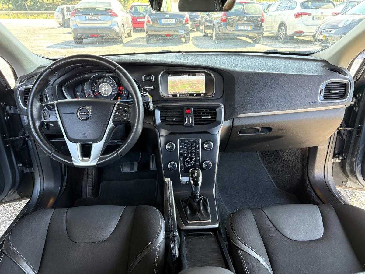 volvo-v40-2019-gasolina-1498cc