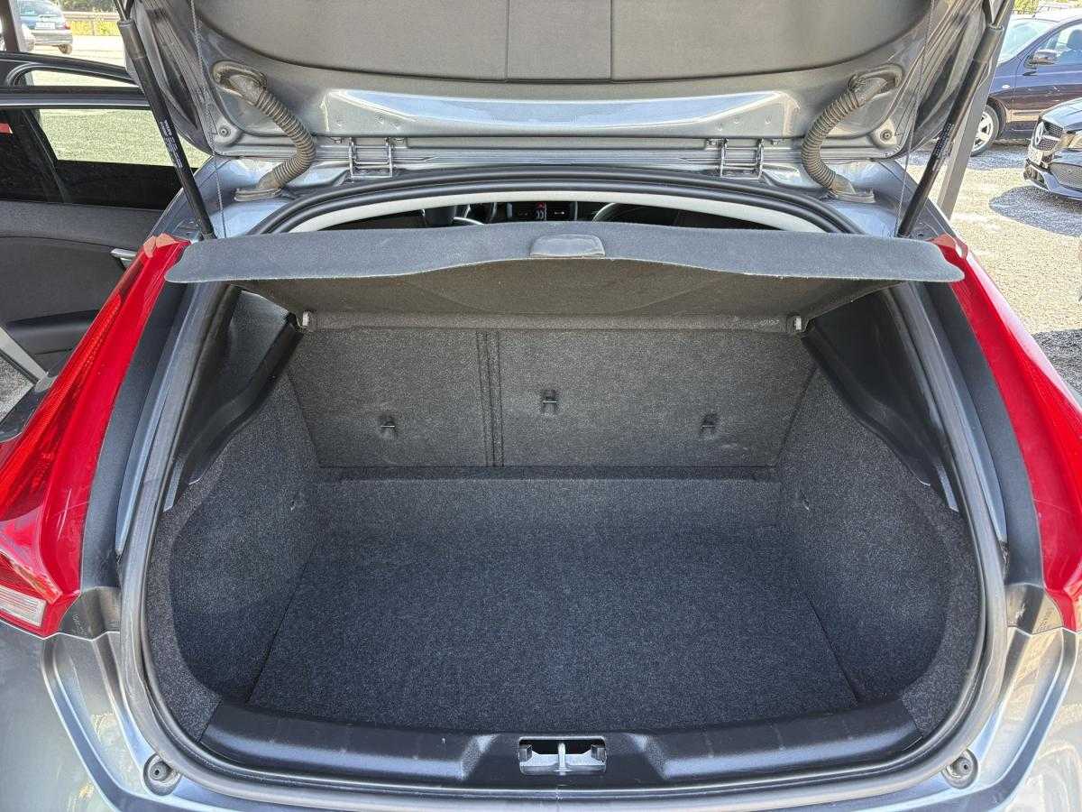 volvo-v40-2019-gasolina-1498cc