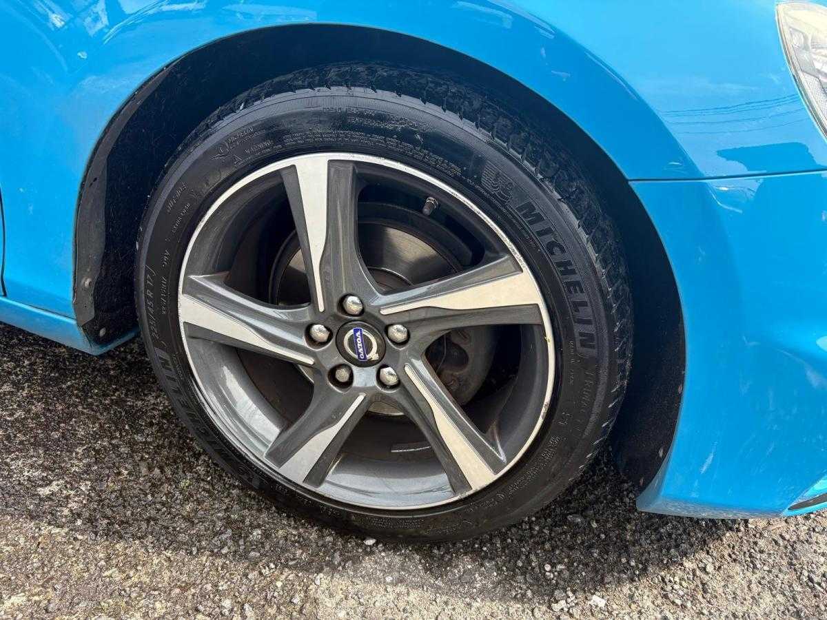 volvo-v40-2014-diesel-1560cc