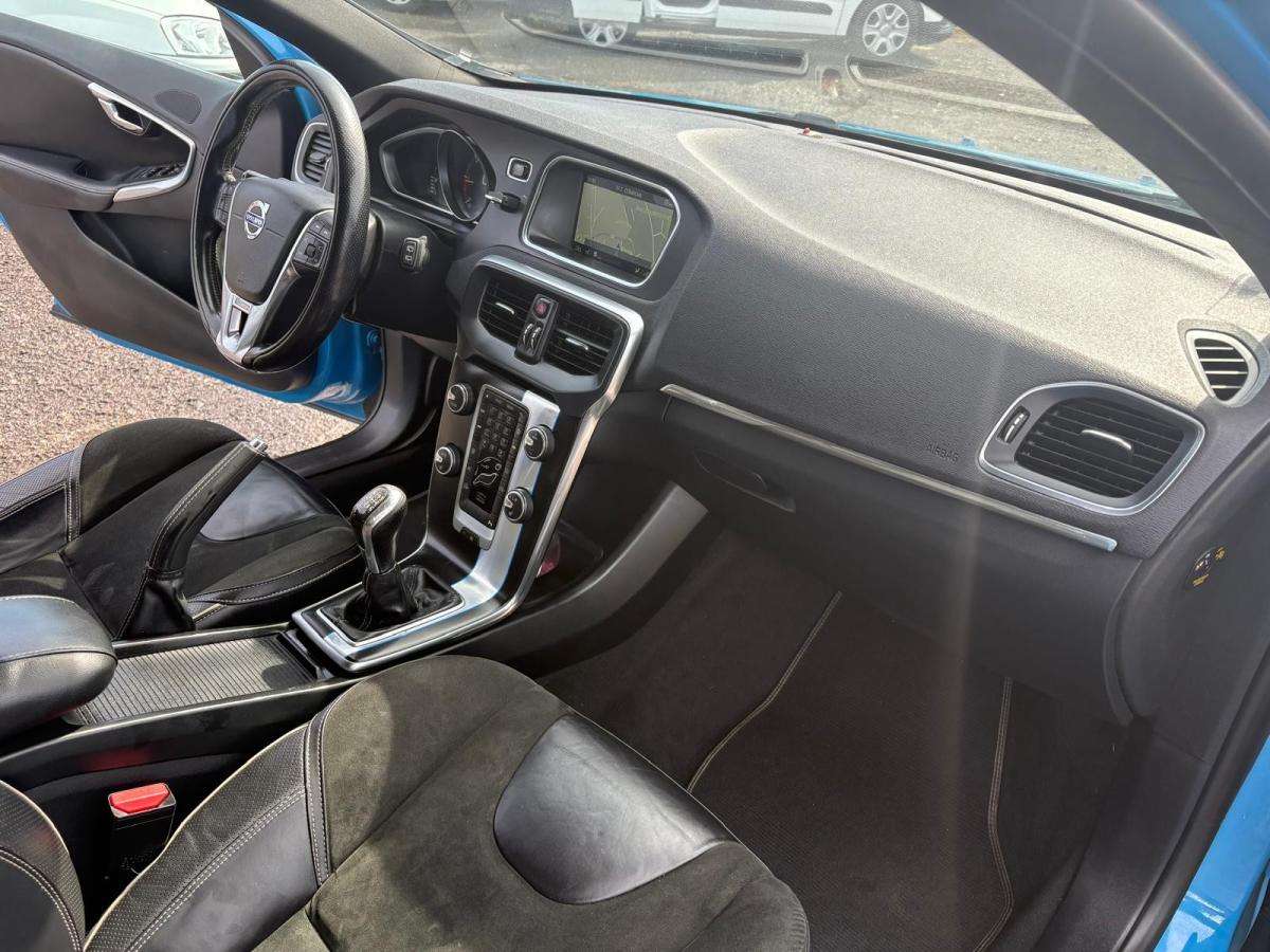 volvo-v40-2014-diesel-1560cc