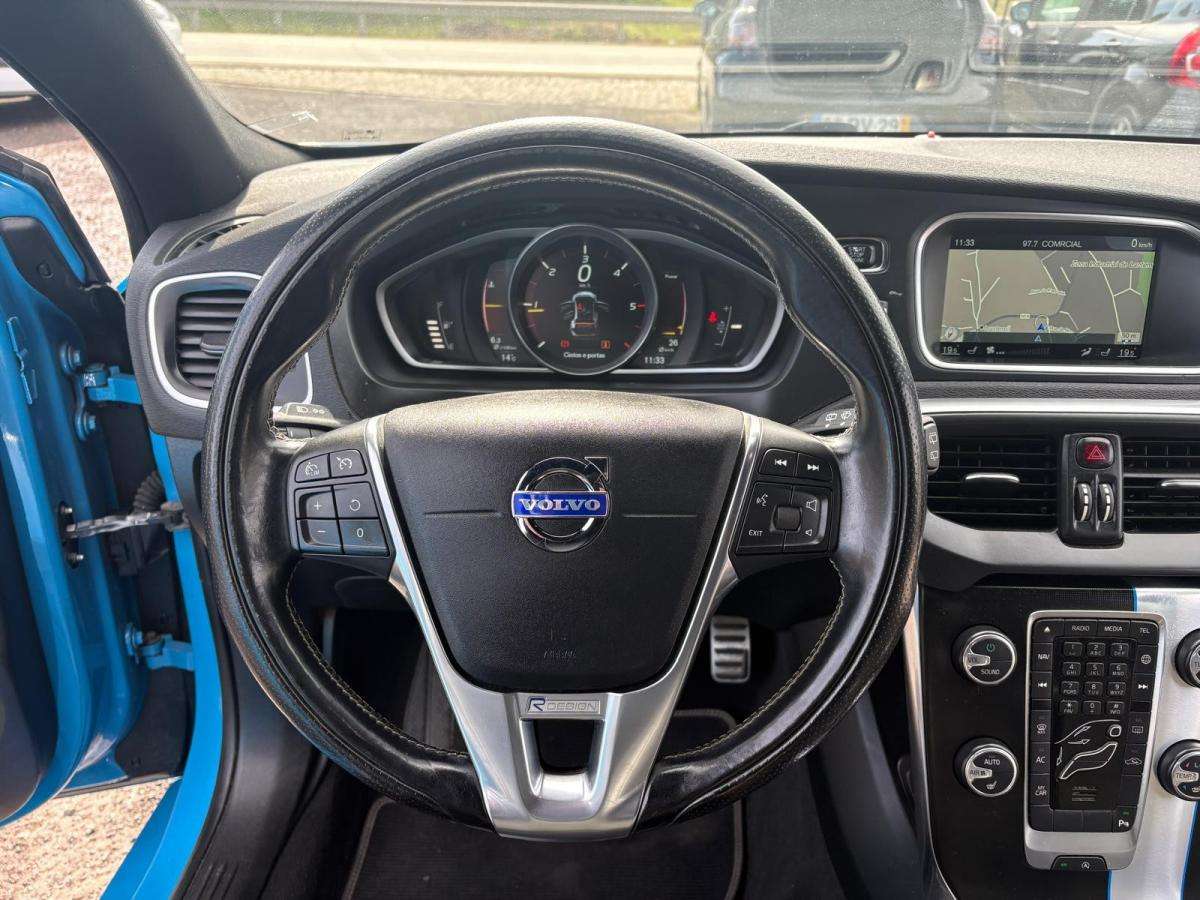 volvo-v40-2014-diesel-1560cc