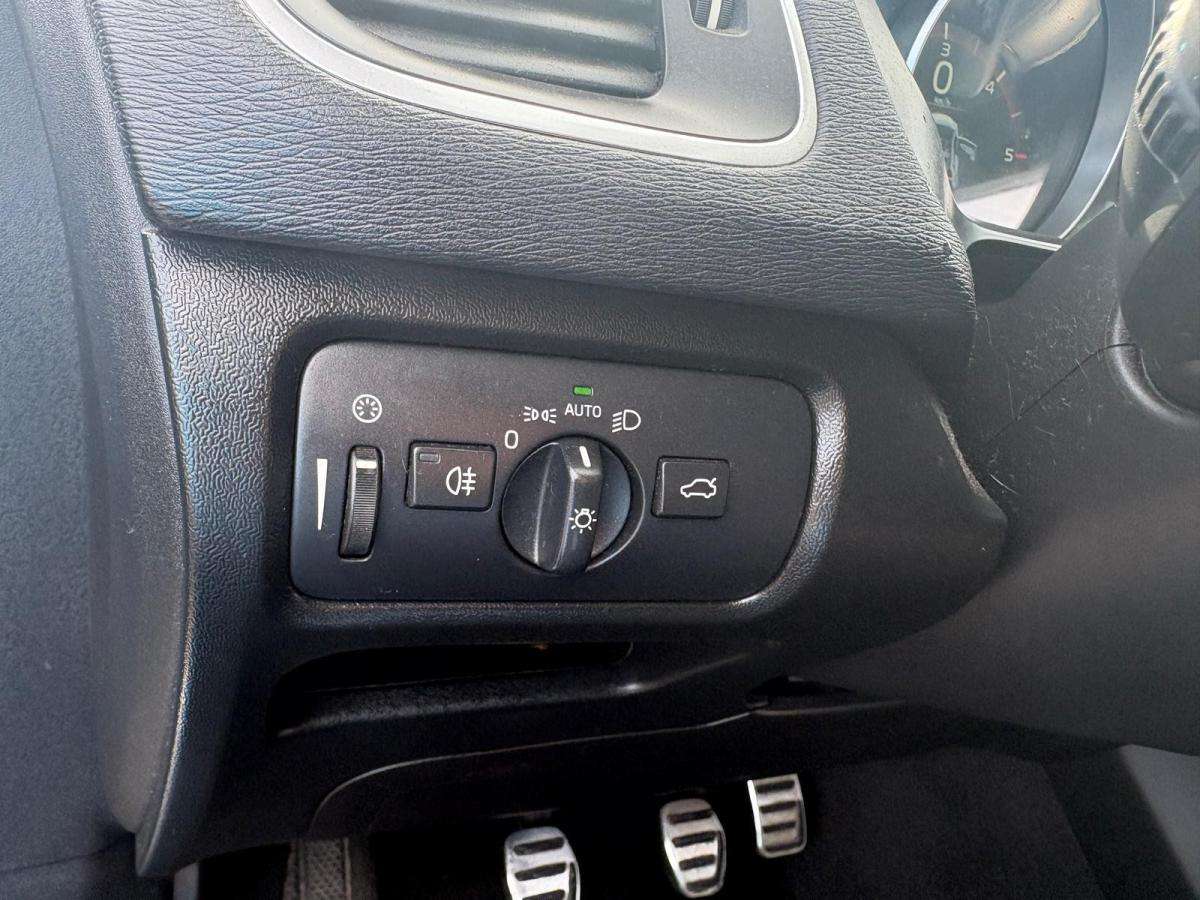 volvo-v40-2014-diesel-1560cc