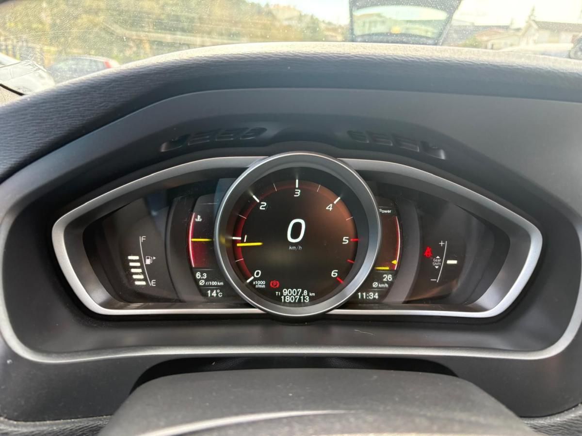 volvo-v40-2014-diesel-1560cc