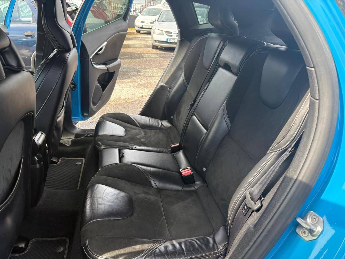 volvo-v40-2014-diesel-1560cc