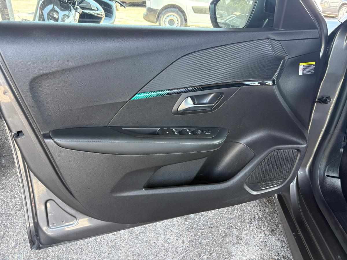 peugeot-208-2023-gasolina-1199cc
