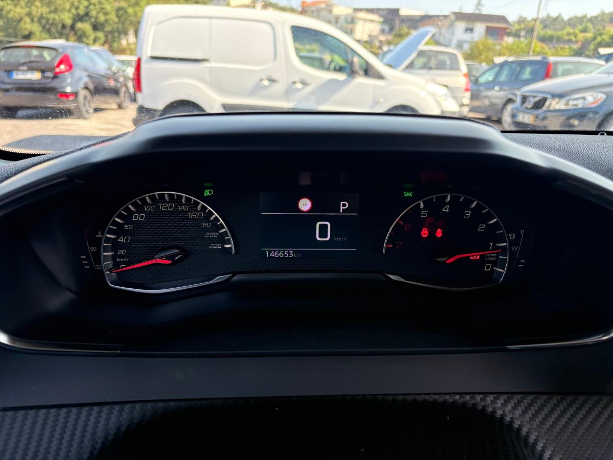 peugeot-208-2023-gasolina-1199cc