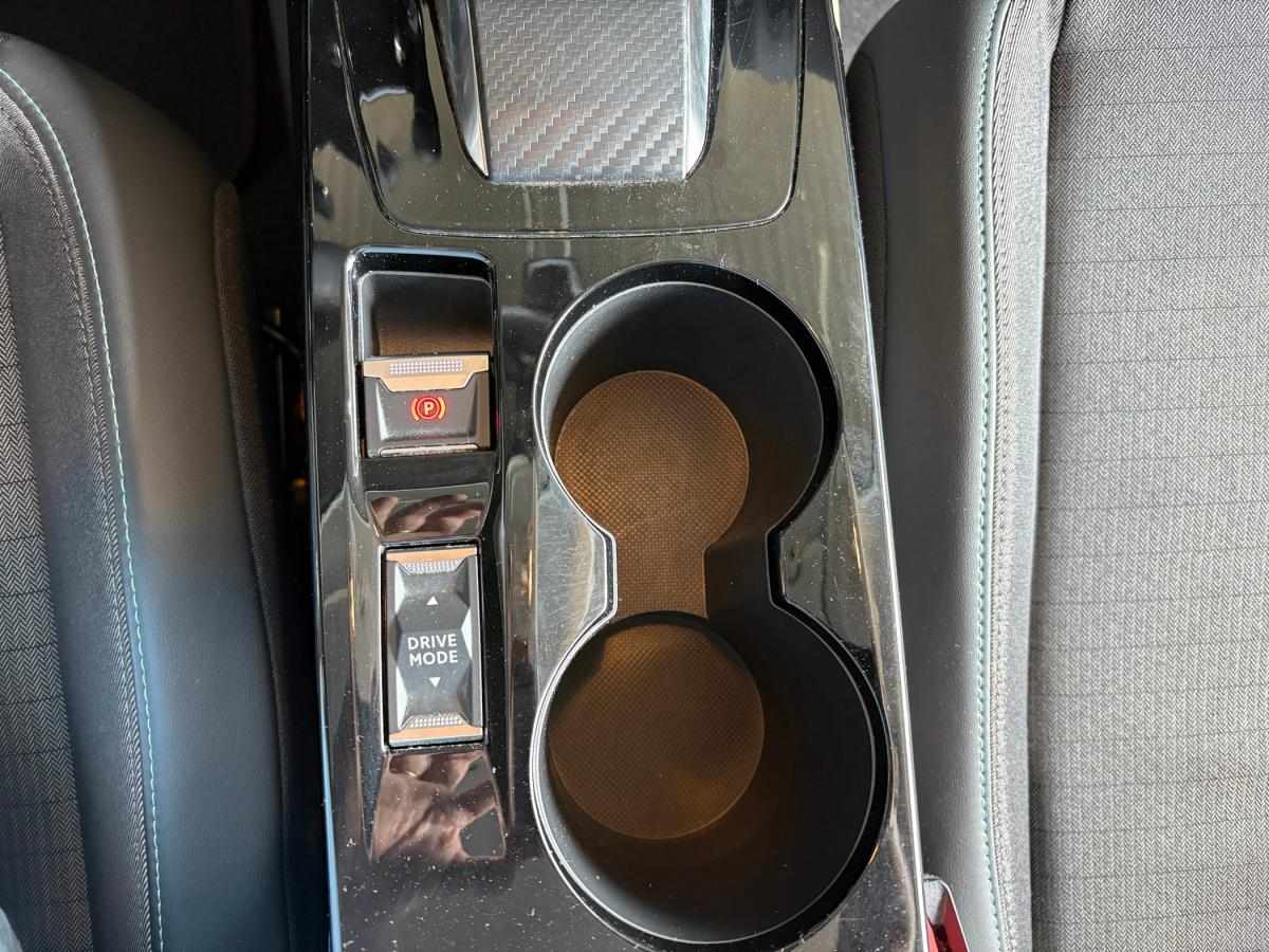 peugeot-208-2023-gasolina-1199cc