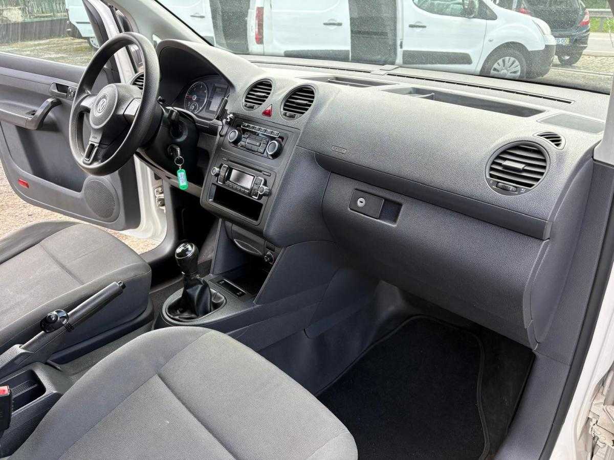 volkswagen-caddy-2014-diesel-1598cc