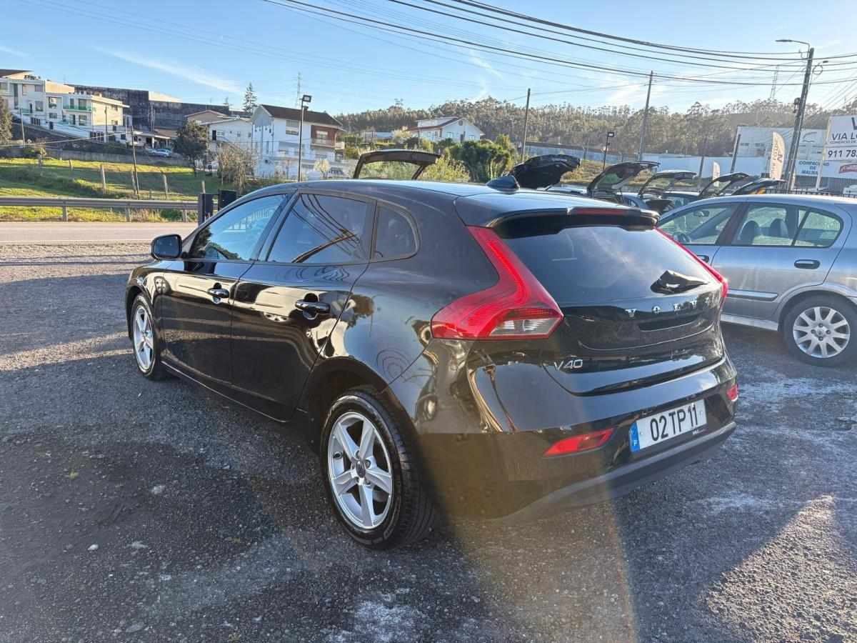 volvo-v40-2014-diesel-1560cc