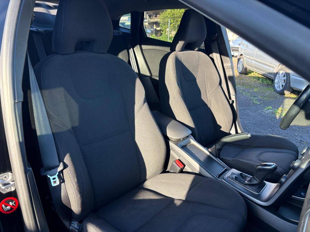 volvo-v40-2014-diesel-1560cc