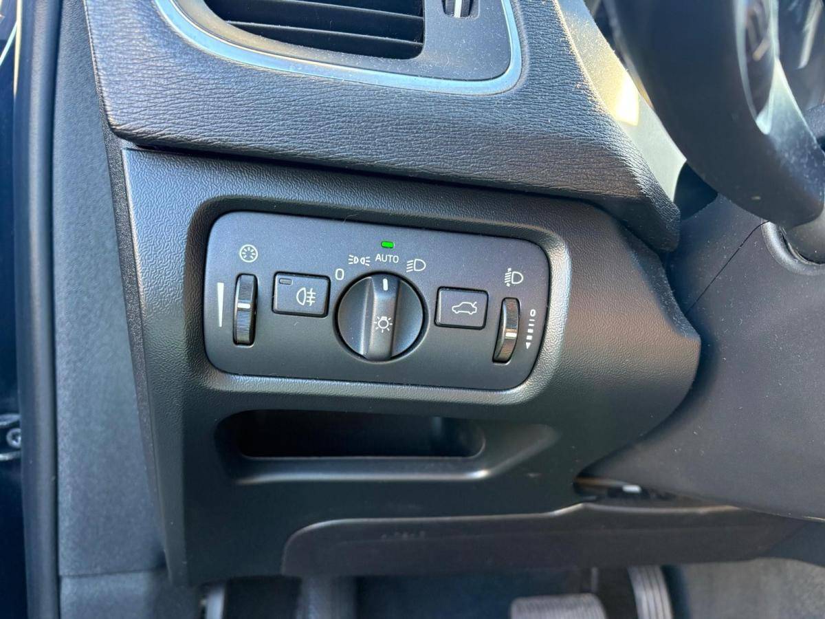 volvo-v40-2014-diesel-1560cc