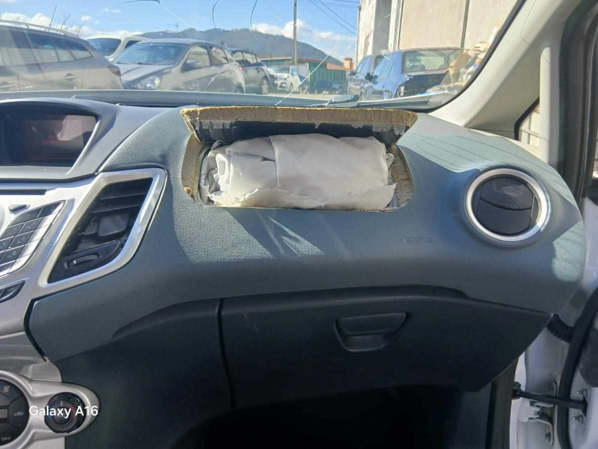 ford-fiesta-1-25-2010-gasolina-1242cc
