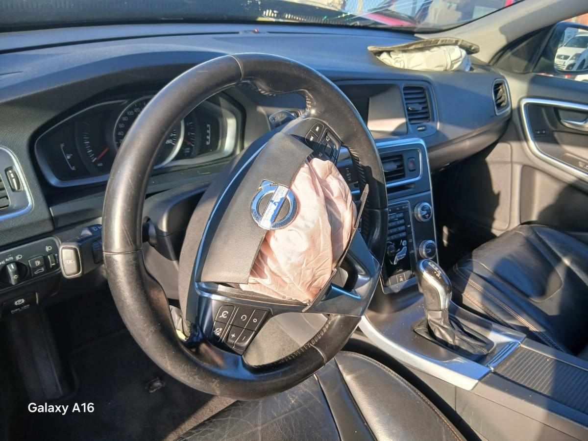 volvo-v60-1-6-d2-2014-diesel-1560cc