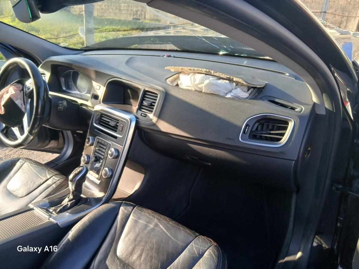 volvo-v60-1-6-d2-2014-diesel-1560cc