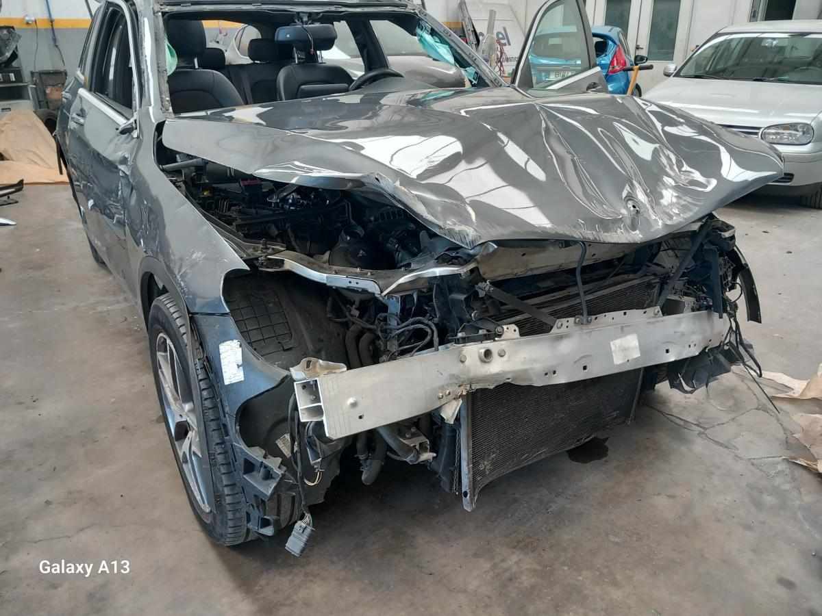 mercedes-benz-glc-250-d-4matic-2018-diesel-2143cc