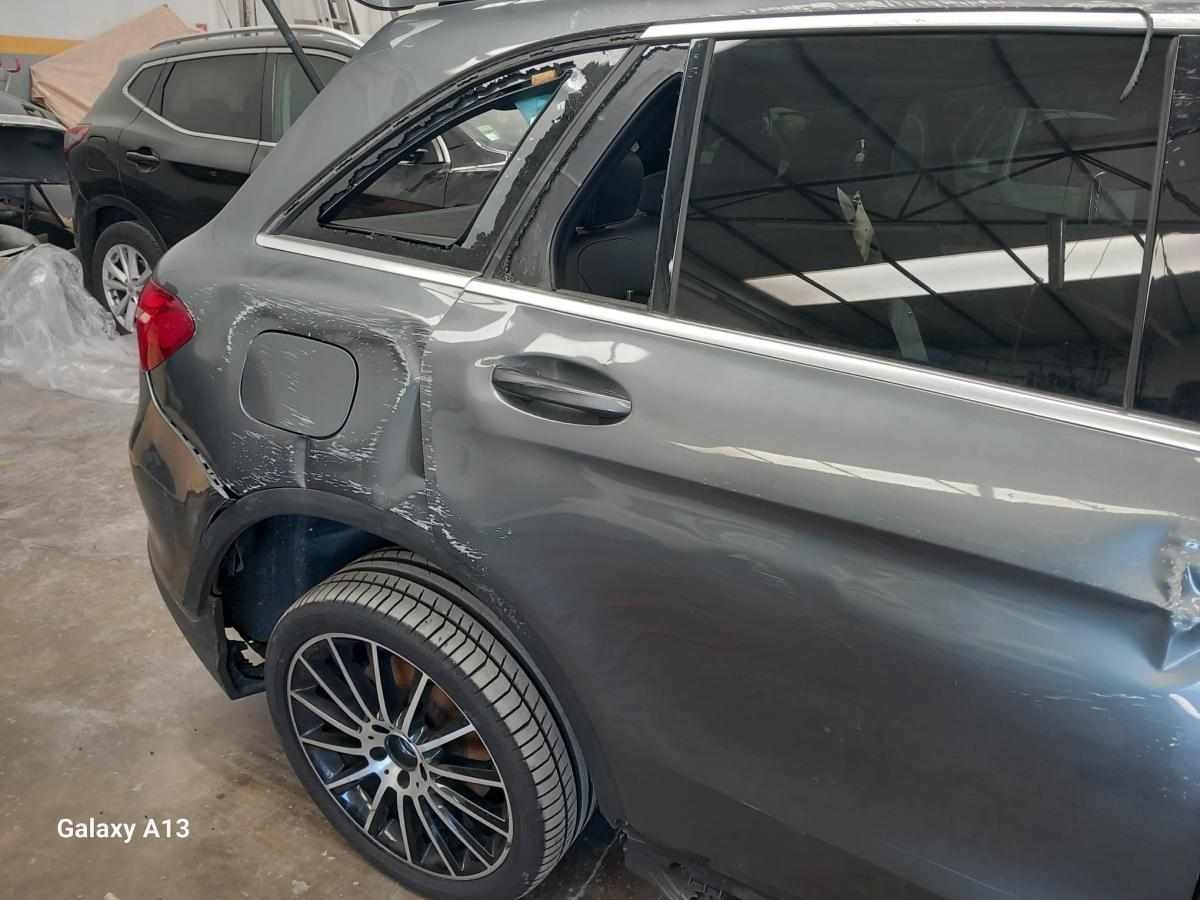 mercedes-benz-glc-250-d-4matic-2018-diesel-2143cc