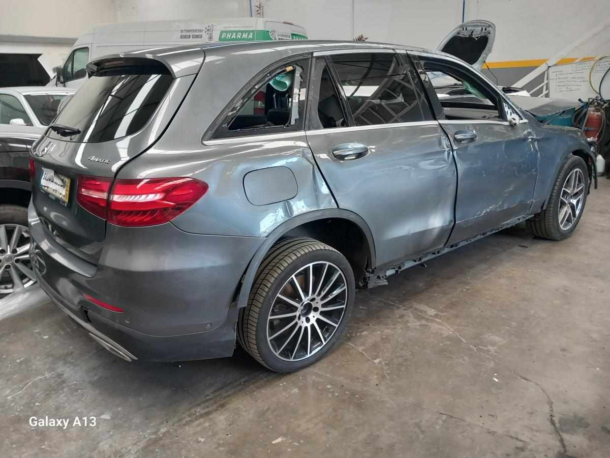 mercedes-benz-glc-250-d-4matic-2018-diesel-2143cc