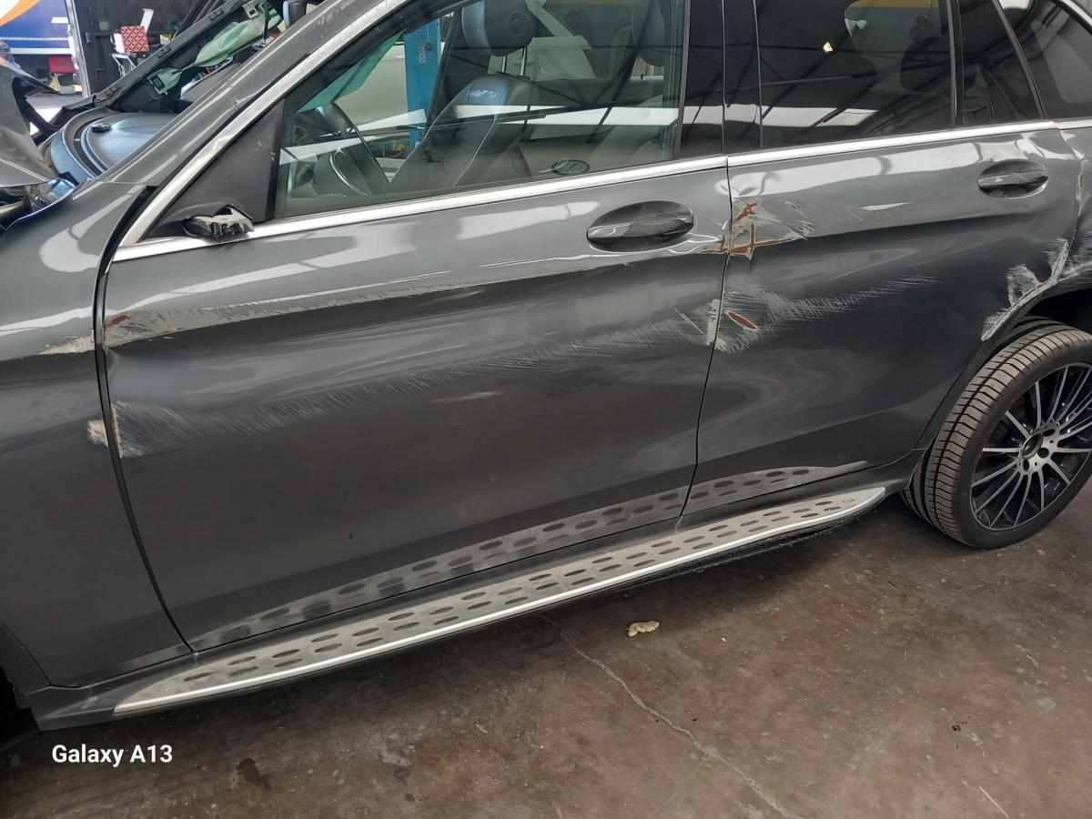 mercedes-benz-glc-250-d-4matic-2018-diesel-2143cc
