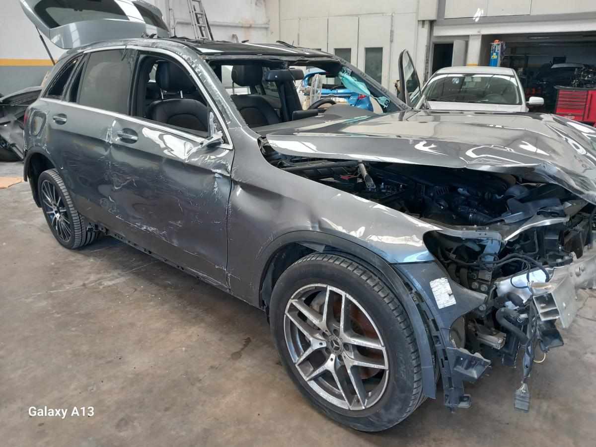 mercedes-benz-glc-250-d-4matic-2018-diesel-2143cc
