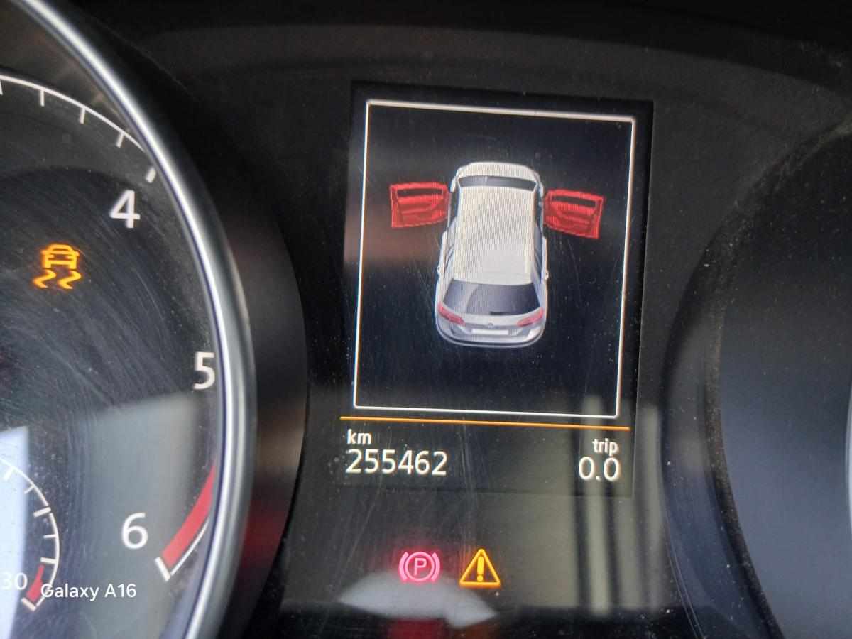 volkswagen-golf-1-6-tdi-bluemotion-2014-diesel-1598cc