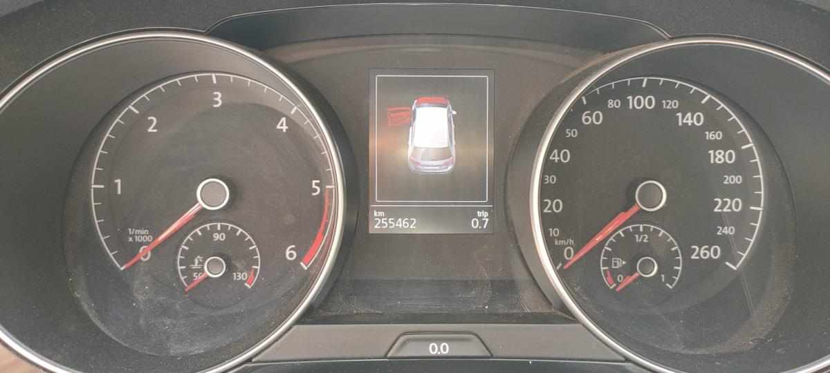 volkswagen-golf-1-6-tdi-bluemotion-2014-diesel-1598cc