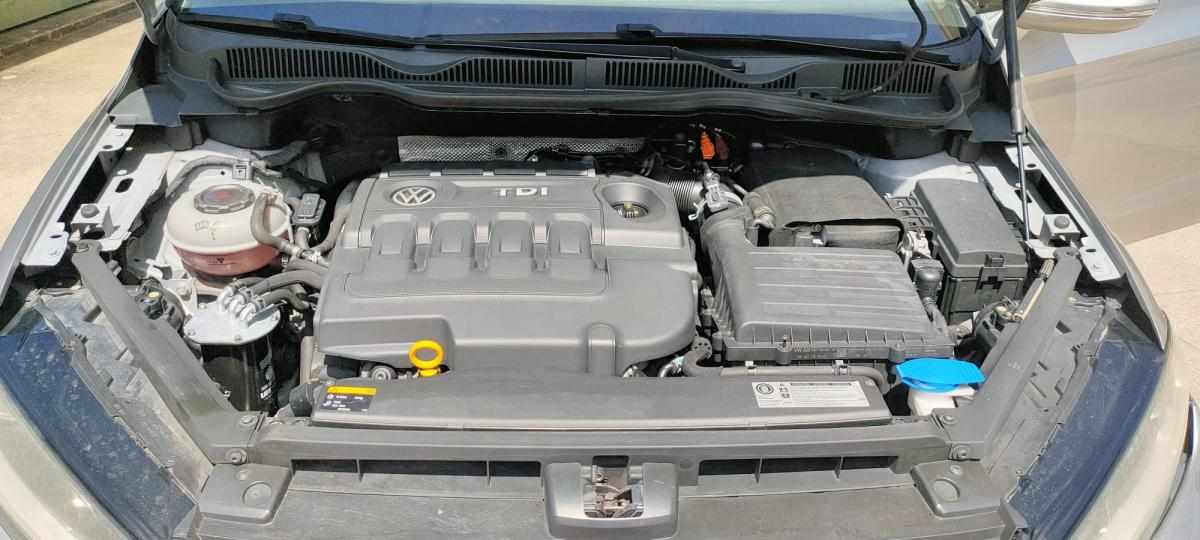 volkswagen-golf-1-6-tdi-bluemotion-2014-diesel-1598cc