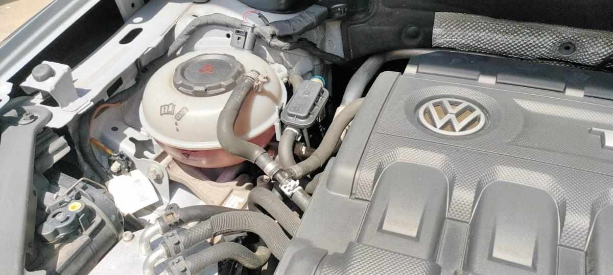 volkswagen-golf-1-6-tdi-bluemotion-2014-diesel-1598cc
