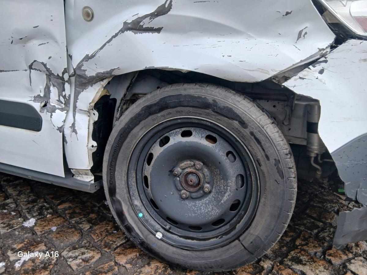 ford-transit-courier-1-5-95cv-2017-diesel-1499cc