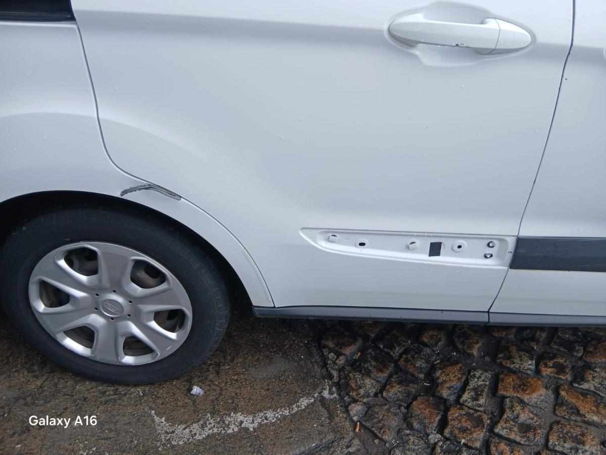 ford-transit-courier-1-5-95cv-2017-diesel-1499cc