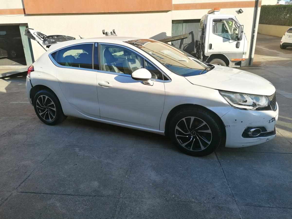 ds-ds-4-1-6-bluehdi-2017-diesel-1560cc