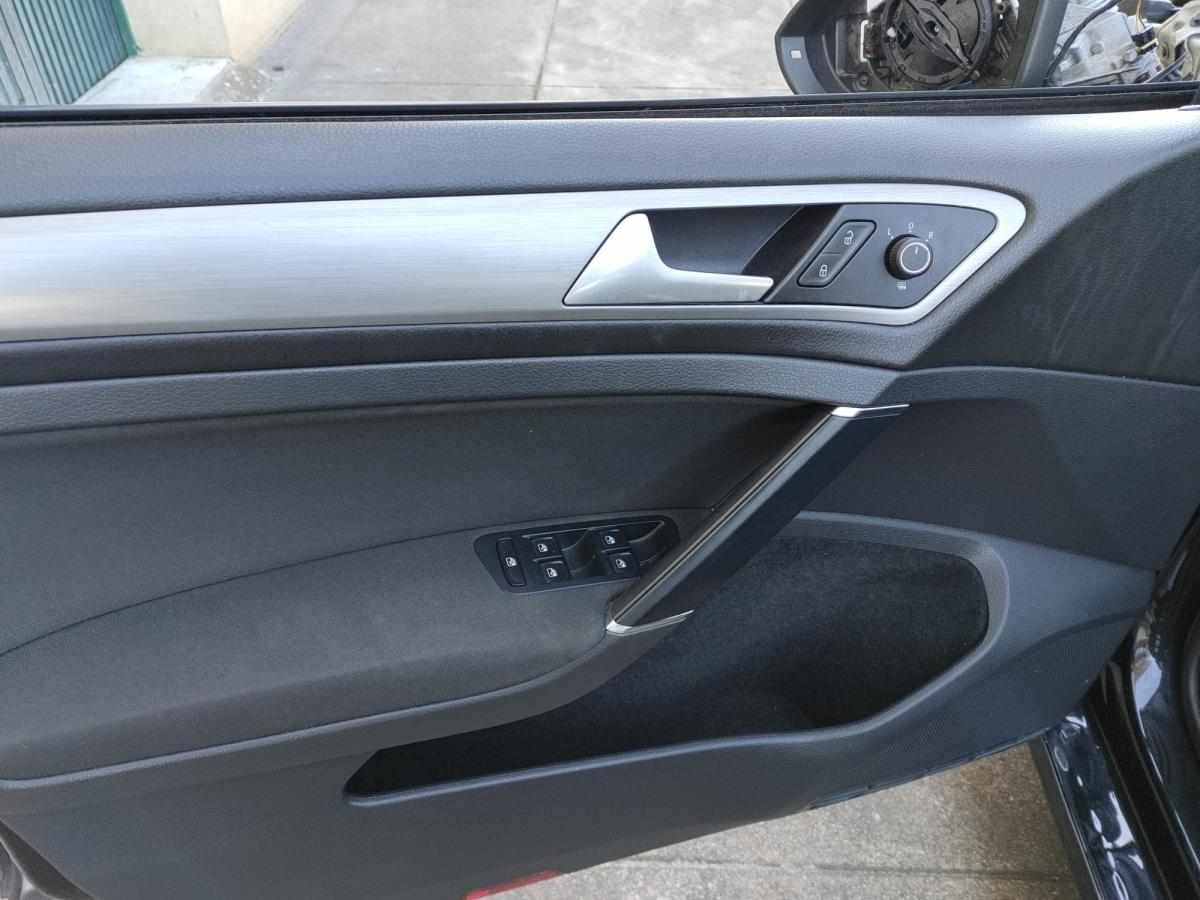 volkswagen-golf-1-6-tdi-bluemotion-2015-diesel-1598cc