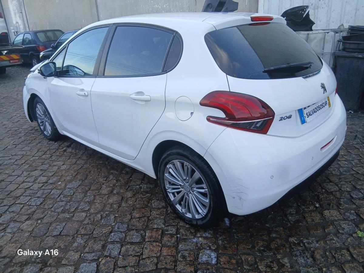 peugeot-208-1-6-bluehdi-2017-diesel-1560cc