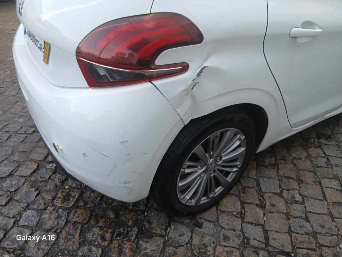 peugeot-208-1-6-bluehdi-2017-diesel-1560cc