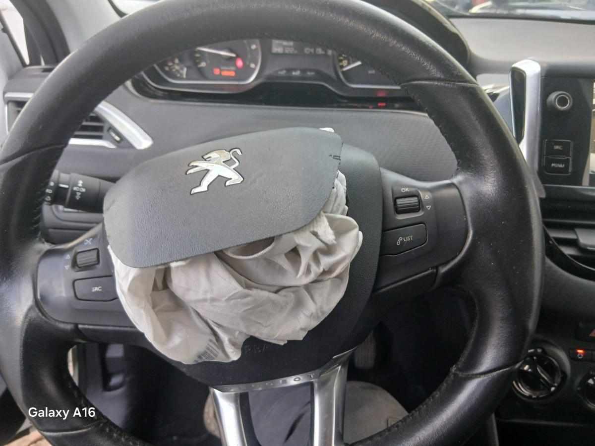peugeot-208-1-6-bluehdi-2017-diesel-1560cc