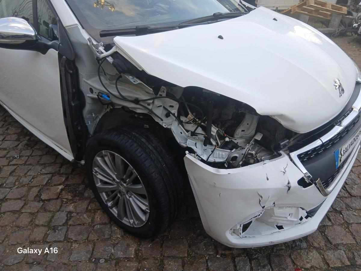 peugeot-208-1-6-bluehdi-2017-diesel-1560cc