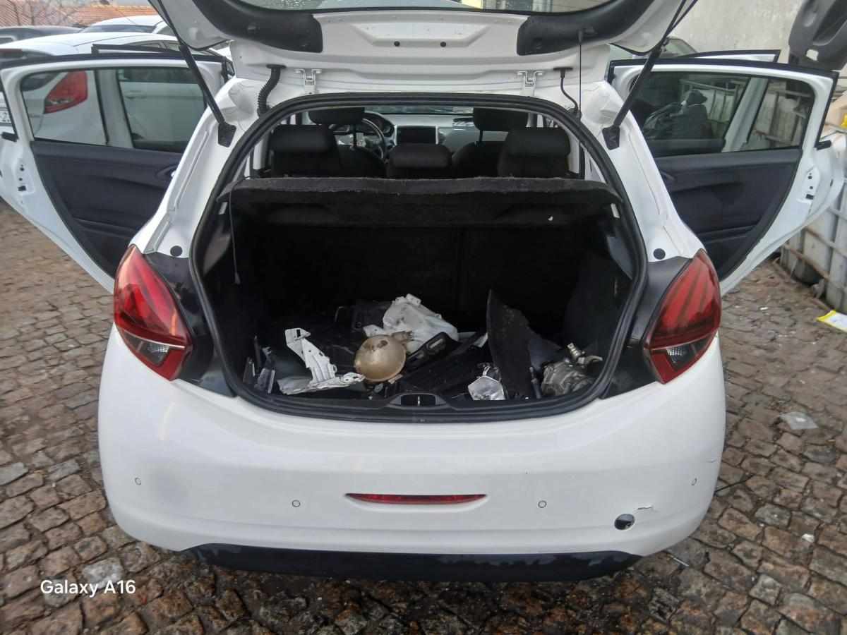 peugeot-208-1-6-bluehdi-2017-diesel-1560cc