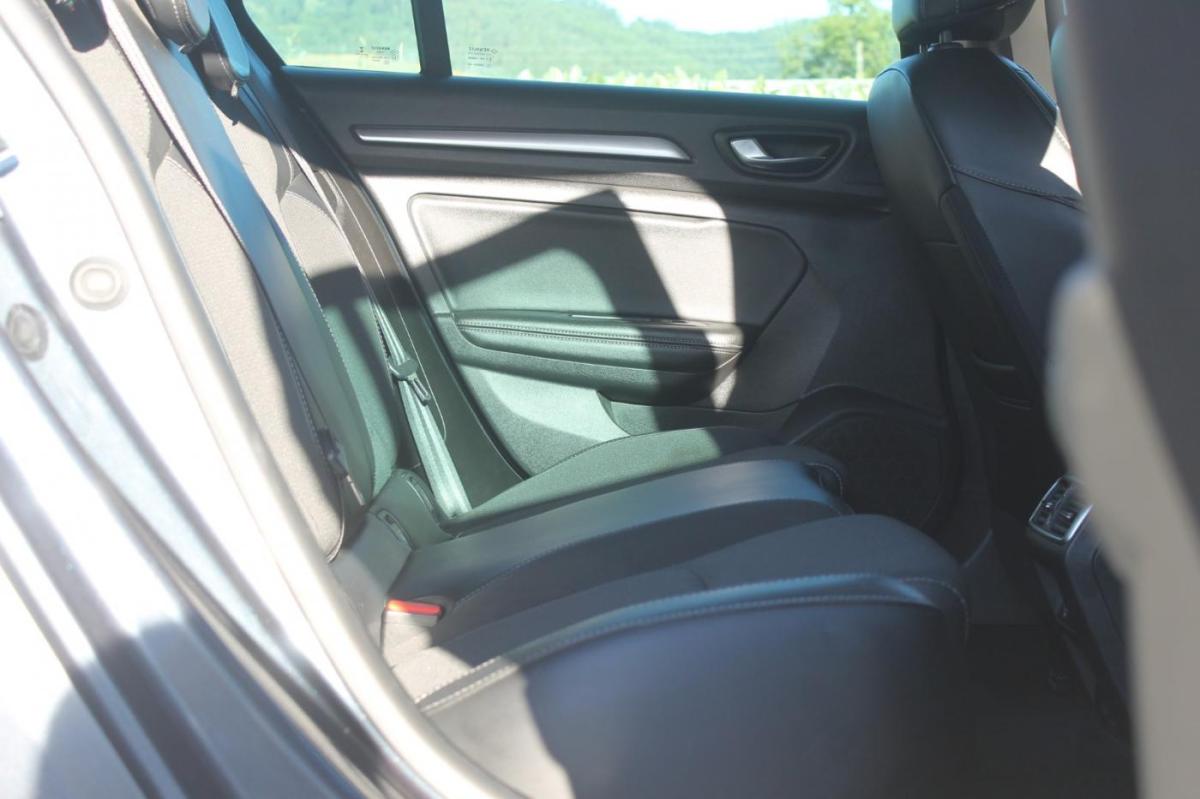 renault-megane-sport-tourer-2022-diesel-1461cc