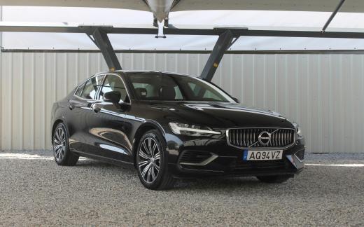 volvo-s60-2022-hibrido-a-gasolina-1969cc