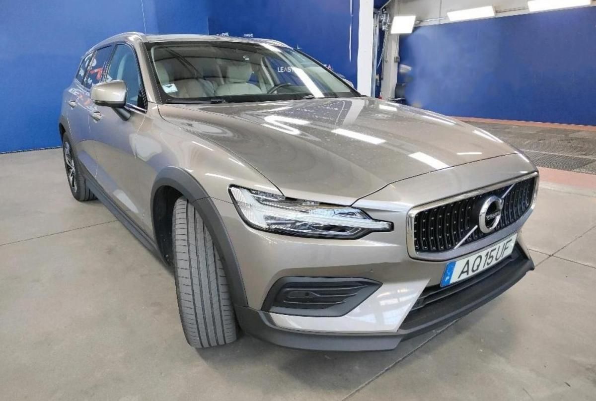 volvo-v60-cross-country-2022-diesel-1969cc