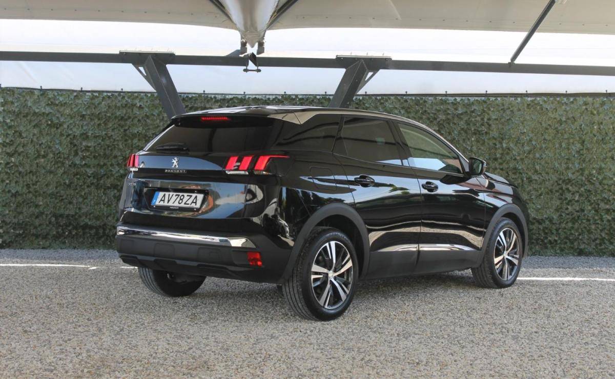 peugeot-3008-2023-diesel-1499cc