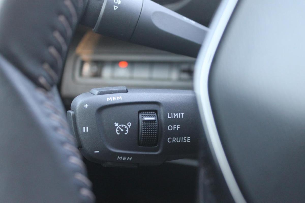 peugeot-3008-2023-diesel-1499cc